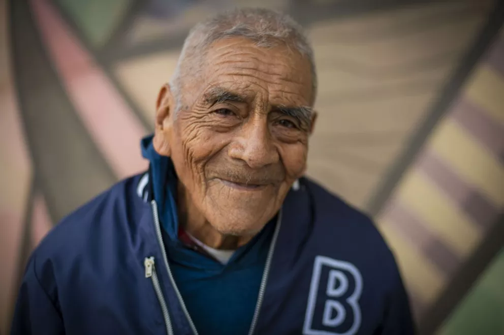 A sus 84 años, don Felipe Espinoza se gradúa de Ingeniería en Procesos de Gestión Industrial por la BUAP