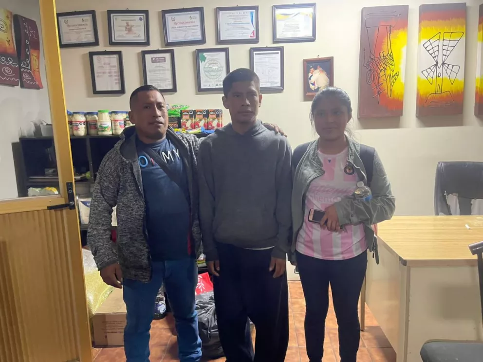 Joven chiapaneco se reencuentra con su familia en Los Mochis después de 10 años de desaparecido