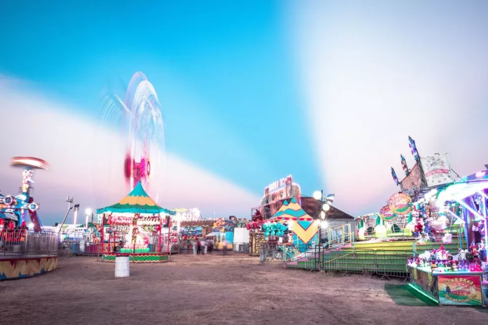 Los martes podrás entrar gratis a la Feria Ganadera Sinaloa y subirte a todos los juegos con esta dinámica. Foto: Alex Quezada