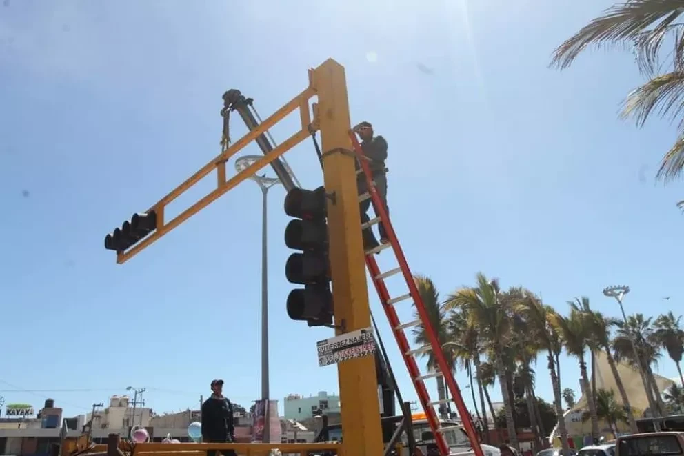 Continúa la reparación de semáforos, invierten 41 millones de pesos