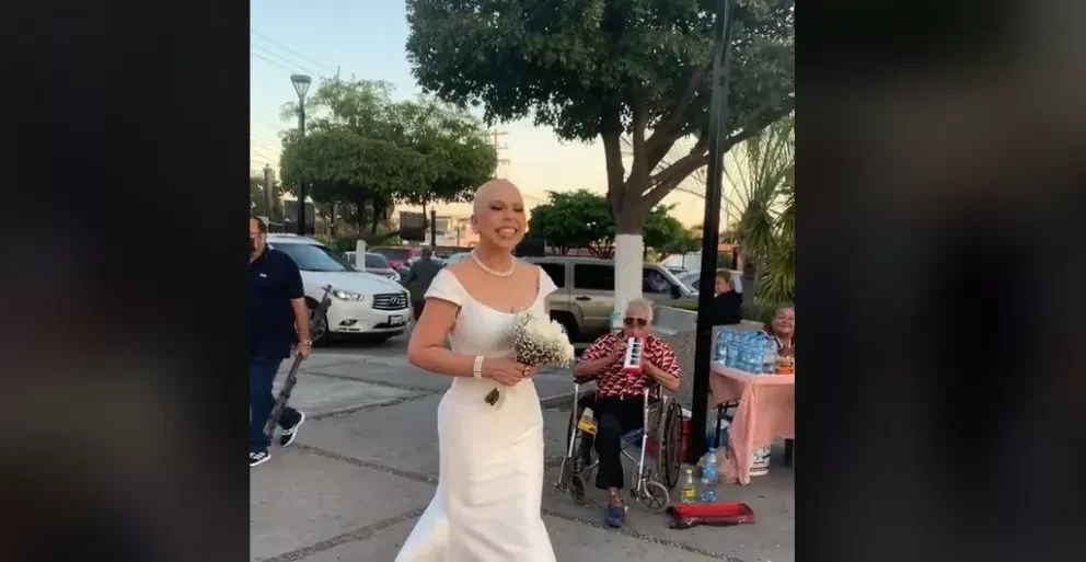 Boda en la iglesia de La Lomita se vuelve viral, cuando un señor en silla de ruedas toca la marcha nupcial .