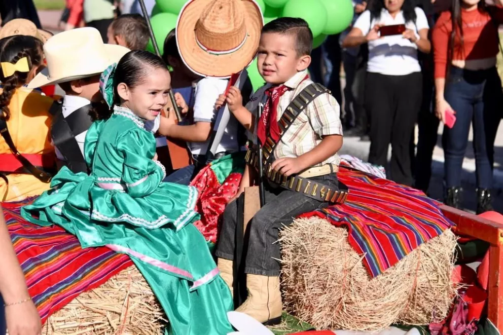 Salvador Alvarado realiza su desfile cívico infantil con gran alegría y patriotismo