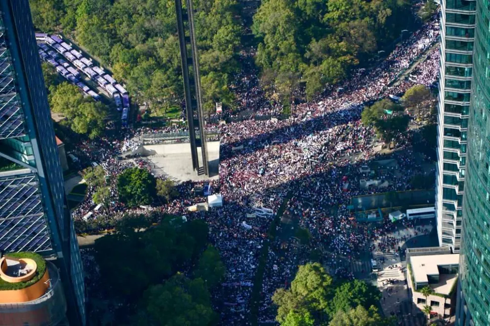 Fotos: Miles de personas se unen a la marcha de AMLO para celebrar los 4 años de su gobierno