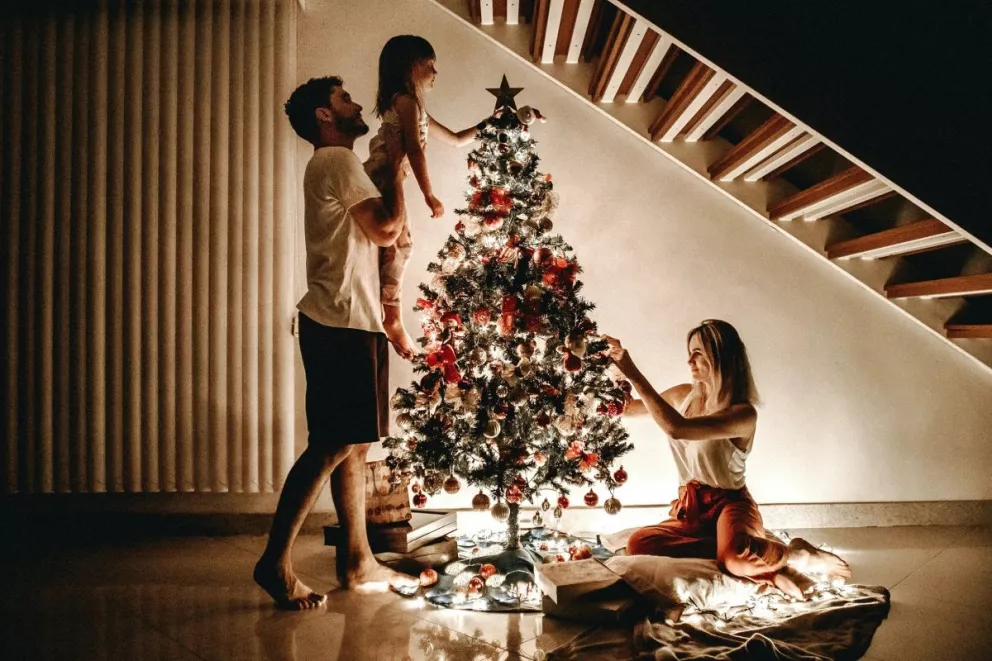 ¿Cómo adornar un árbol navideño? 