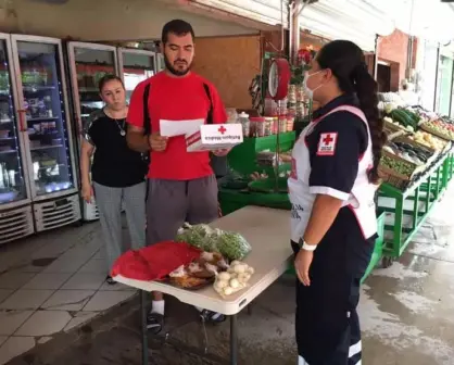 Cruz Roja Navolato entrega Botiquín Médico a locatarios de Villa Juárez