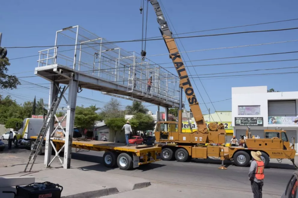 Retiran tercer puente anti peatonal de Culiacán