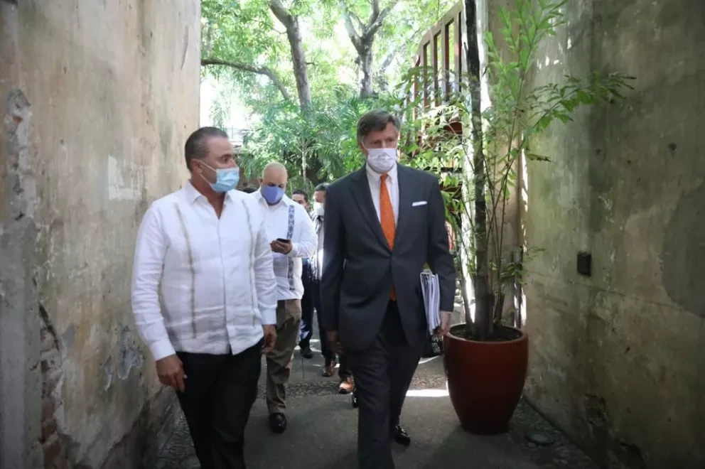 Se reúne Quirino con Christopher Landau Embajador de Estados Unidos