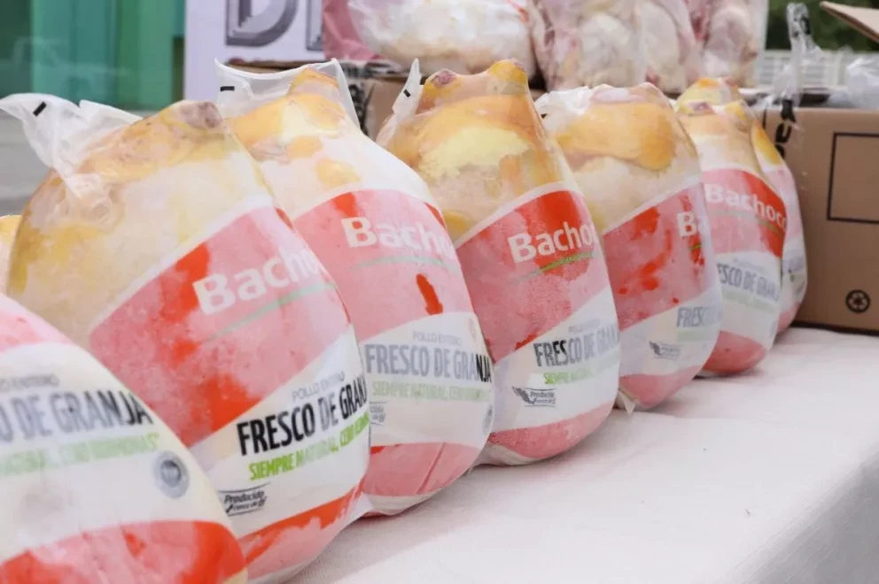 Regala Bachoco 60 toneladas de pollo en Sinaloa
