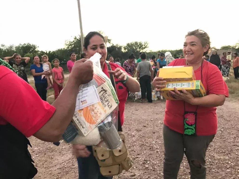 Jóvenes de la CDMX entregan donativos para afectados por depresión 19E