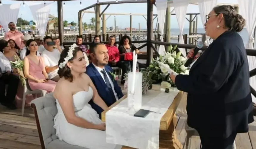 Dora Elena, la famosa juez de Altata ofició la última boda