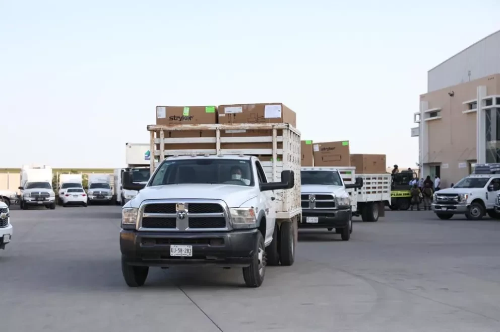 Entregan 140 camas y 25 ventiladores a hospitales de Sinaloa