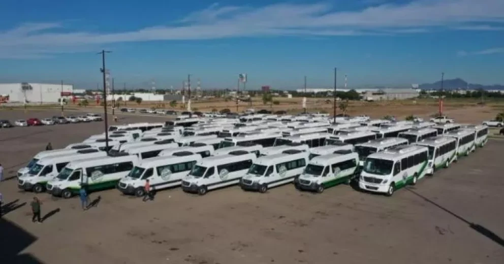Entregan 60 camiones nuevos y anuncian que habrá mil en el 2020