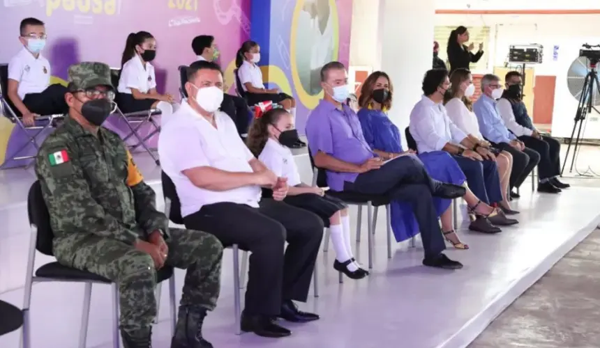 Regresan 135 mil escolares a clases presenciales en Sinaloa