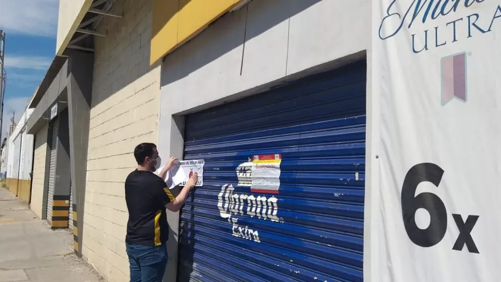 Multan y clausuran venta de alcohol y bares por no cumplir