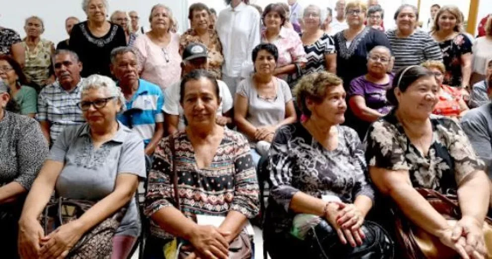¿Tienes 65 años? Pide tu pensión como adulto mayor