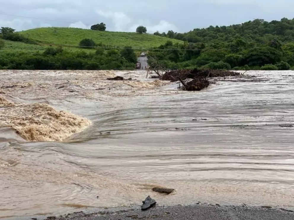 Pamela deja desbordamientos de ríos Baluarte, Las Cañas y Acaponeta, prenden alerta