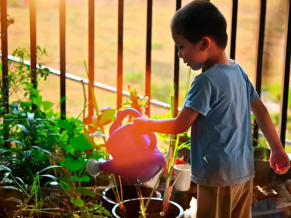 ¿Cómo enseñar a tu hijo a cuidar el agua?