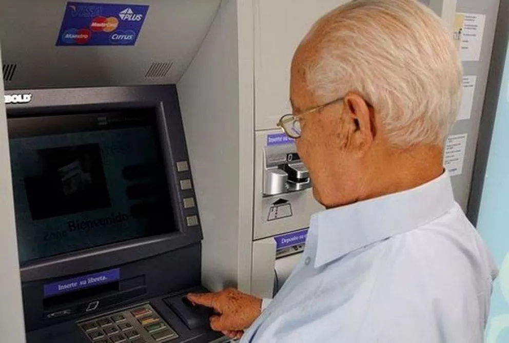 Autorizan descuento en el pago del agua para adultos mayores, jubilados y pensionados