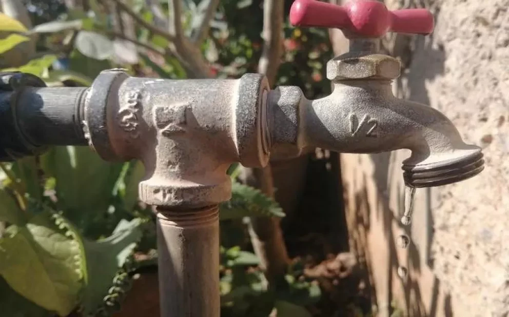 180 colonias de Culiacán amanecen sin agua