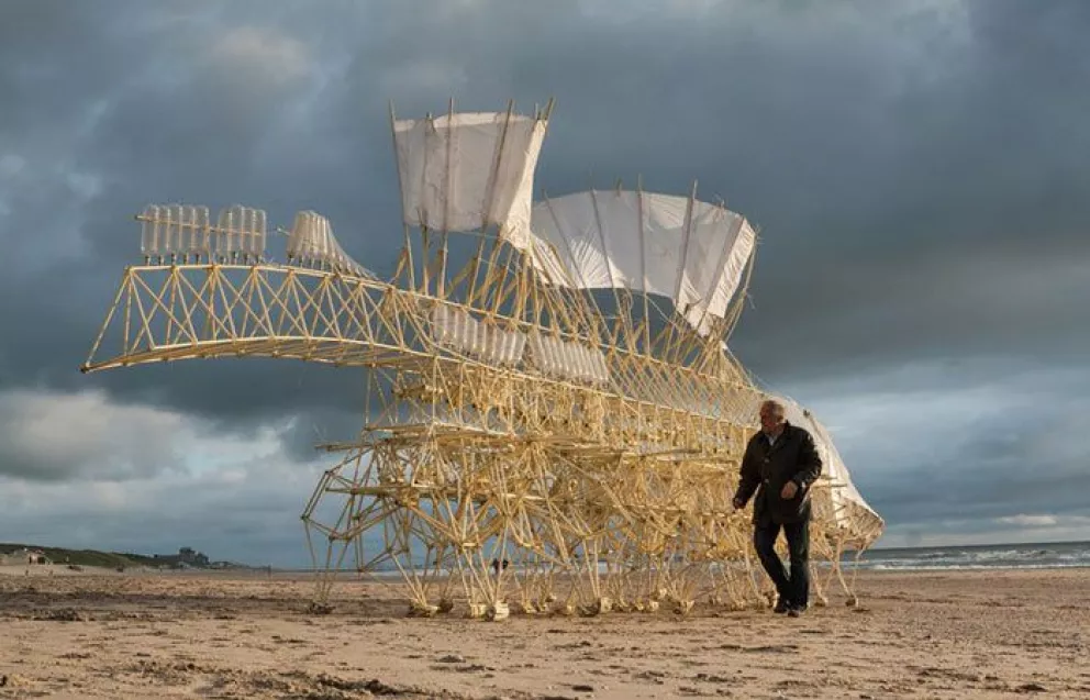 Vienen a Sinaloa las Bestias de playa monumentales de Jansen