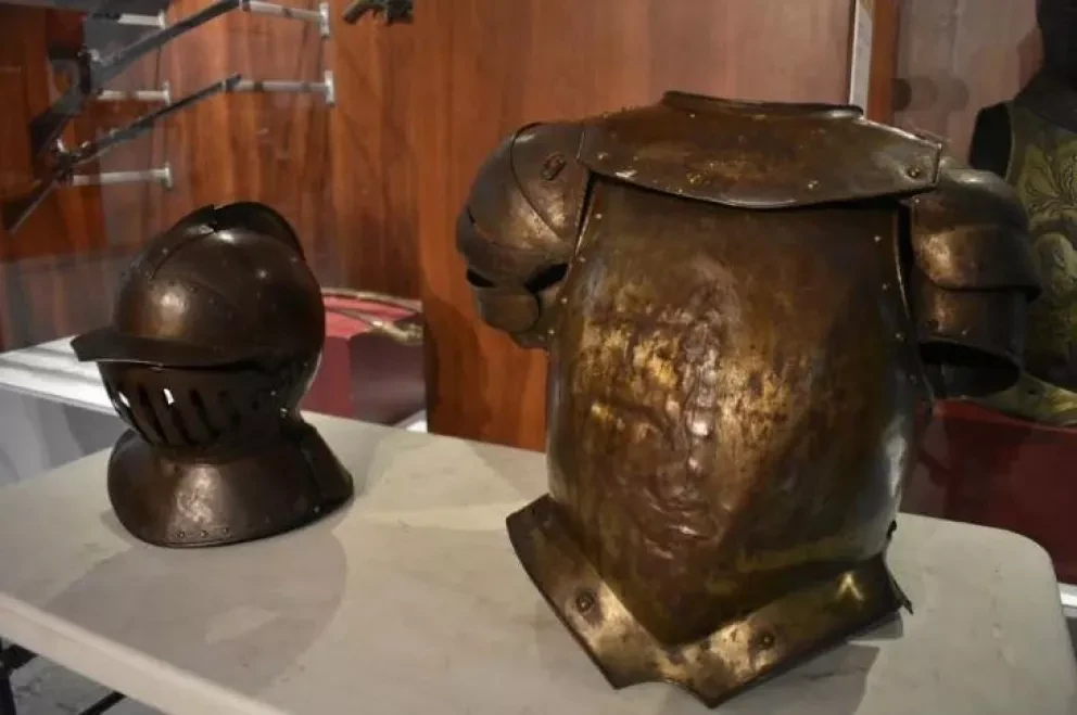 Regresan a Culiacán casco y armadura de españoles de la conquista