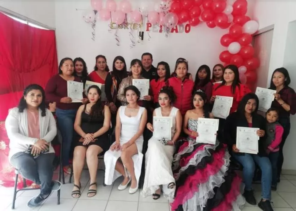 Mujeres de Villa Juárez se capacitan en busca del autoempleo