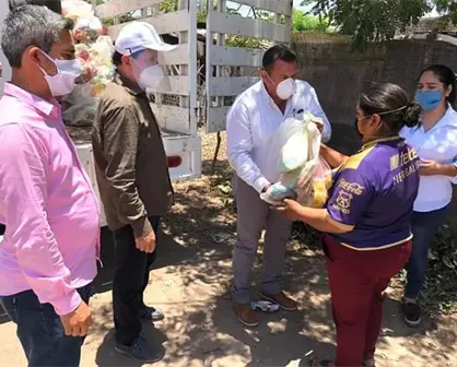 Autoridades llevan alimentos a comunidades indígenas de Villa Juárez
