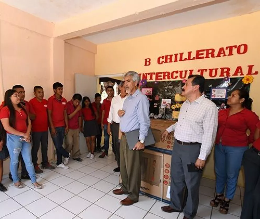 Equipan Bachillerato Intercultural de Villa Juárez