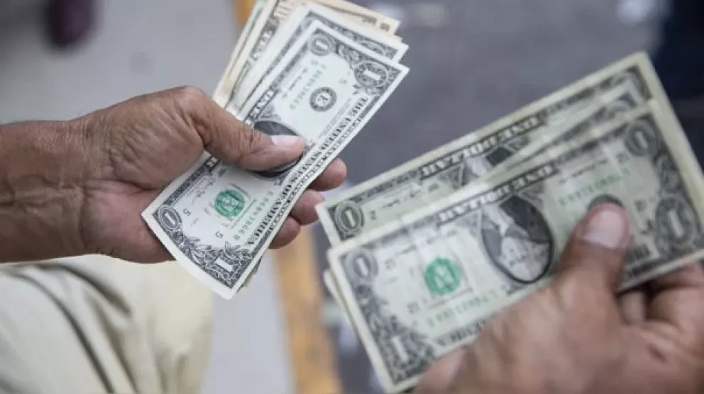 Bajó el dólar debajo de 20 pesos por vez primera desde septiembre