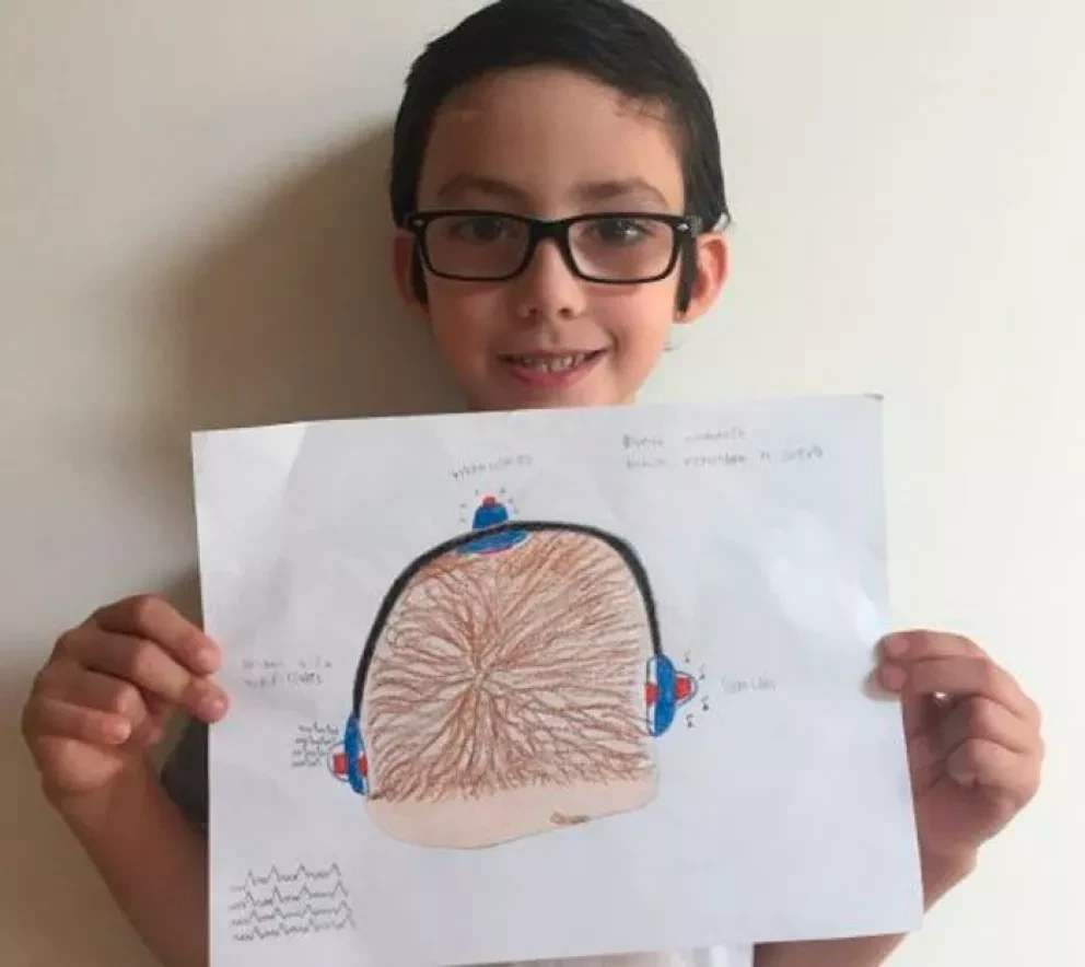 Niño de 10 años destaca en Shark Tank México con banda para dormir