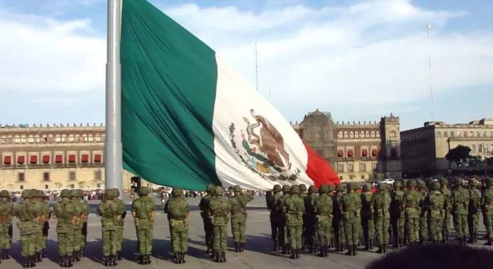 El verdadero significado del escudo y los colores de la bandera de México