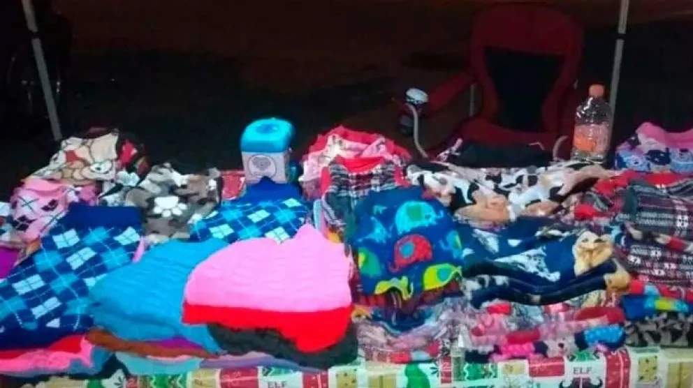 Cómprale un suéter a tu perro y ayuda a animales de la calle