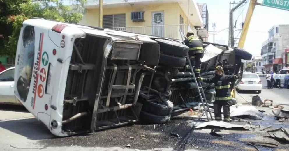 El fuego no detiene su heroísmo: bomberos