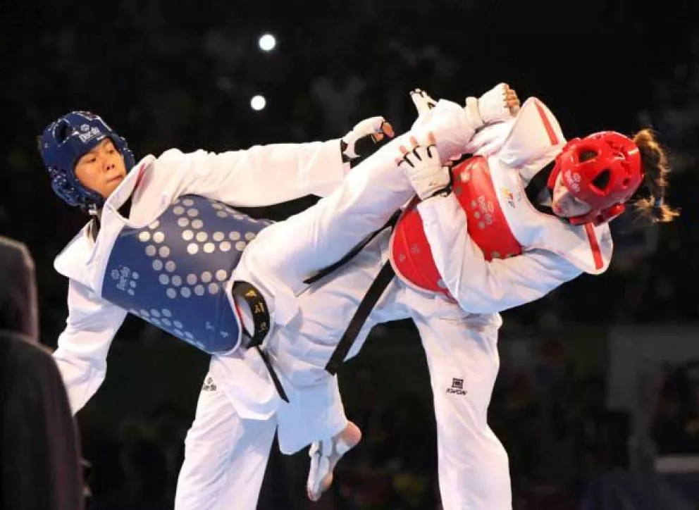 Taekwondoínes sinaloenses se llevan el oro en Las Vegas