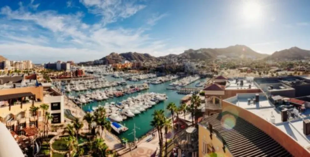 Extranjeros inician 2021 refugiándose en playas mexicanas