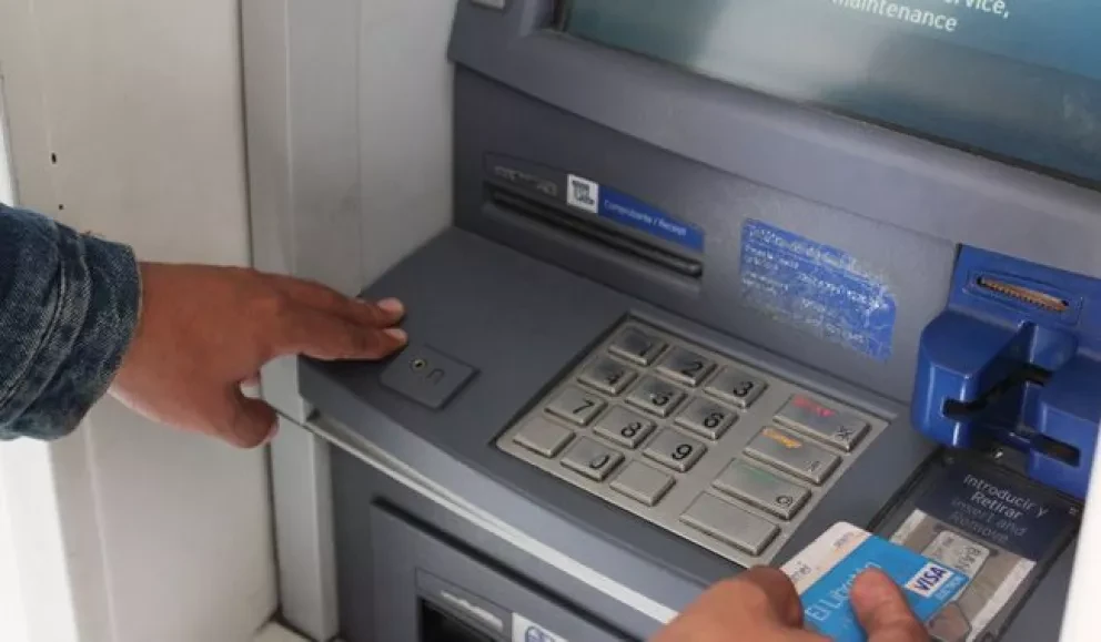 ¿Cargos desconocidos en la tarjeta? BBVA te regresa el dinero