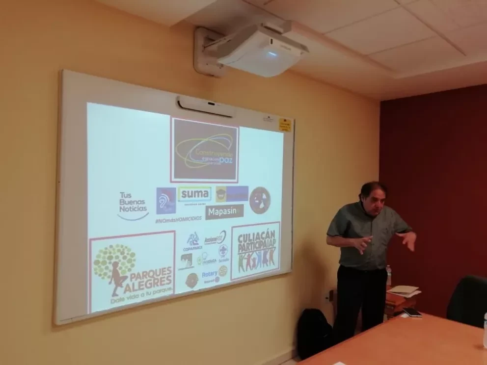 Comparte Construyendo Espacios para la Paz experiencias a Coparmex Nayarit