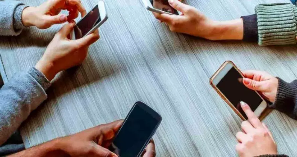 Por Covid-19 Telcel, Movistar y AT&T regalan llamadas, mensajes y datos