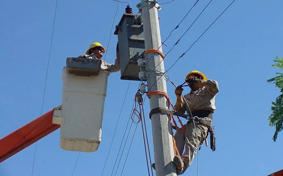 En Navolato se quedan sin luz ni agua