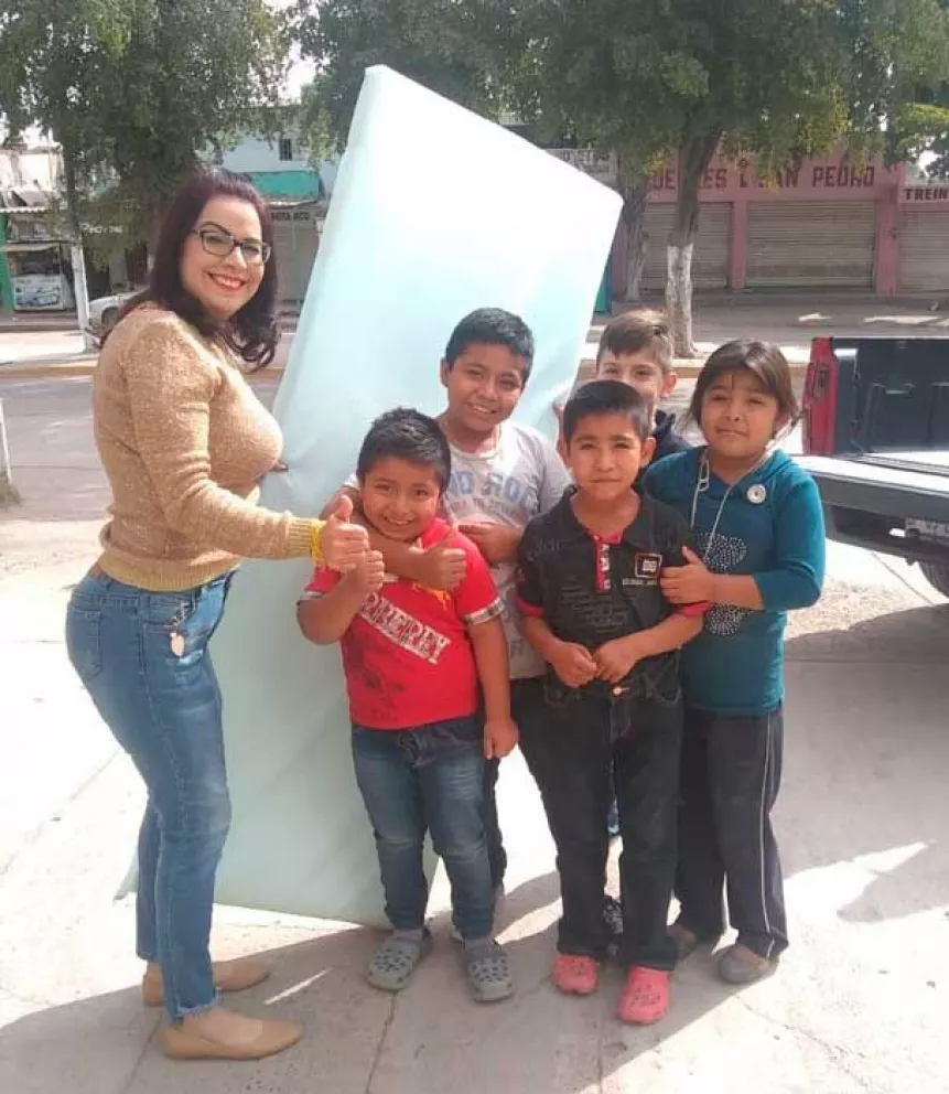 Entregan colchonetas y cobijas en Villa Juárez