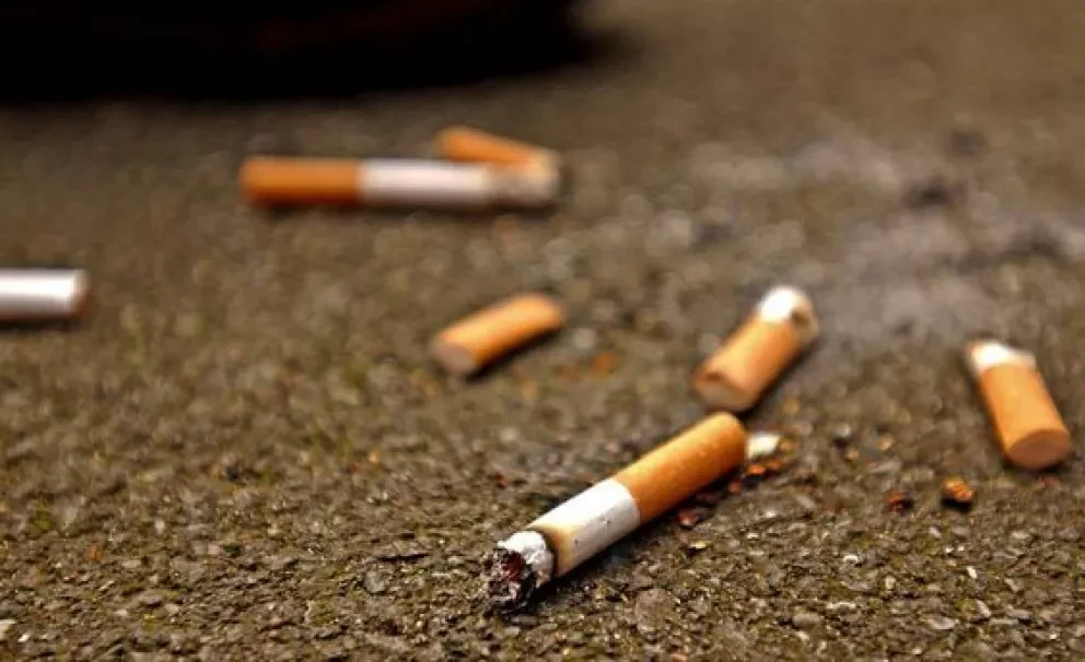 Transformando colillas de cigarro, mexicanos le dan un respiro al país