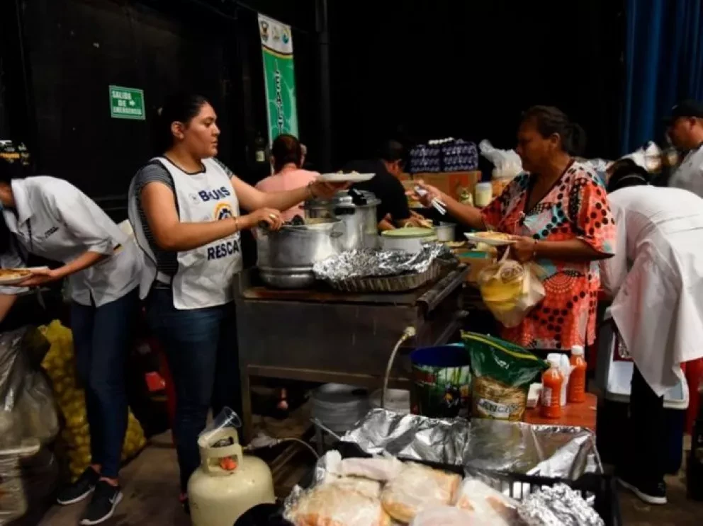Comedores comunitarios para afectados de inundaciones