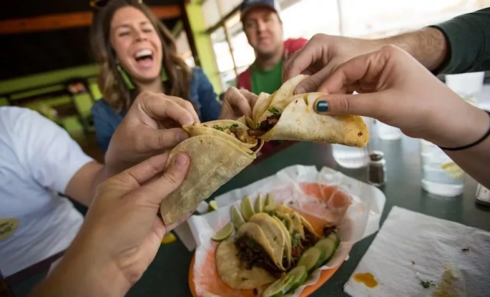 Encuentra puestos de tacos y elotes con Google