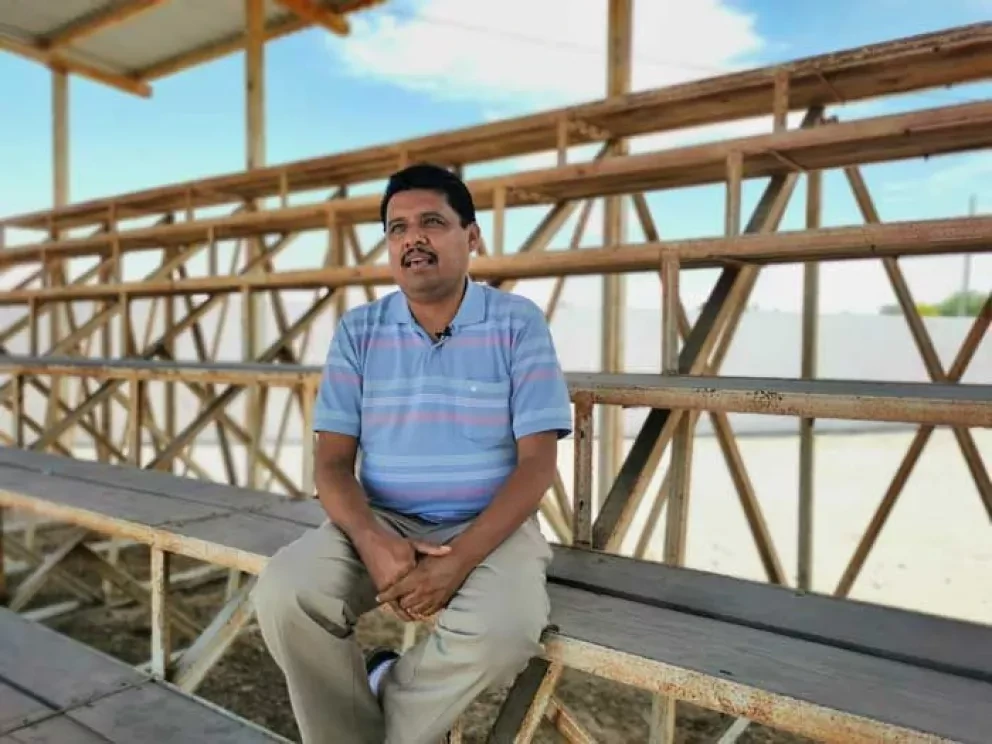 Con proyecto pacifista Pedro Razo activa a las mujeres en sóftbol en Villa Juárez