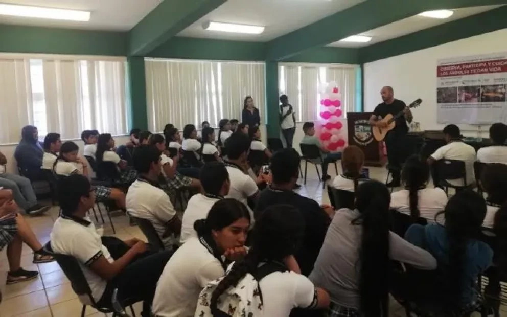 Imparten temas sobre cultura forestal en el CBTA 261 Villa Juárez