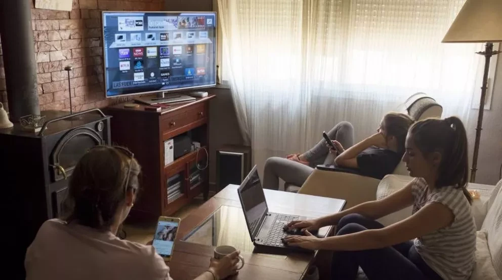 ¿Cuánto hay que trabajar para pagar Internet?
