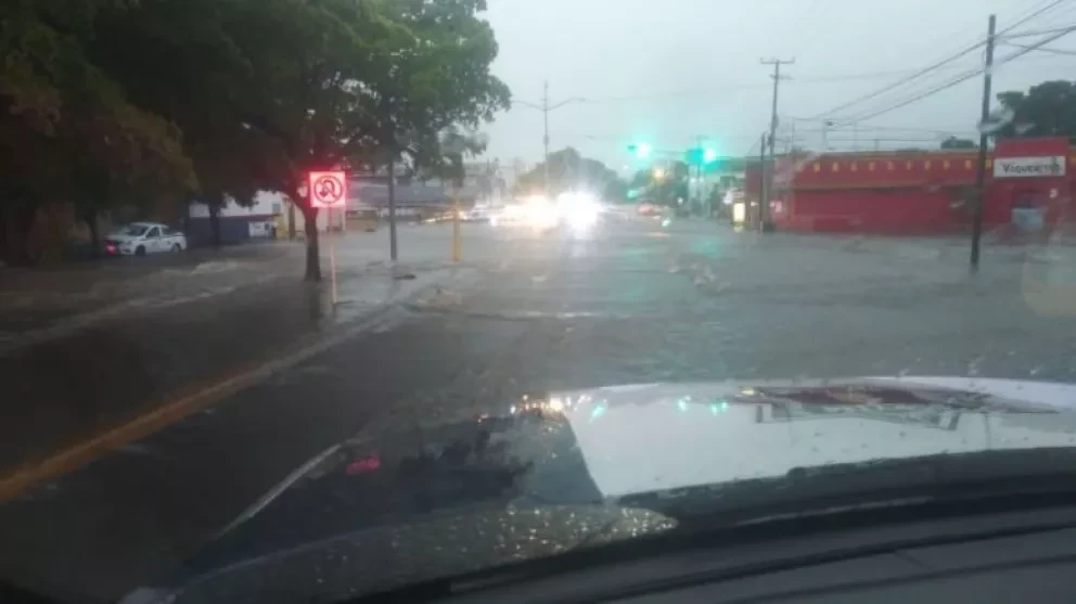 ¡Evita intentar cruzar arroyos en Culiacán y protege tu vida!