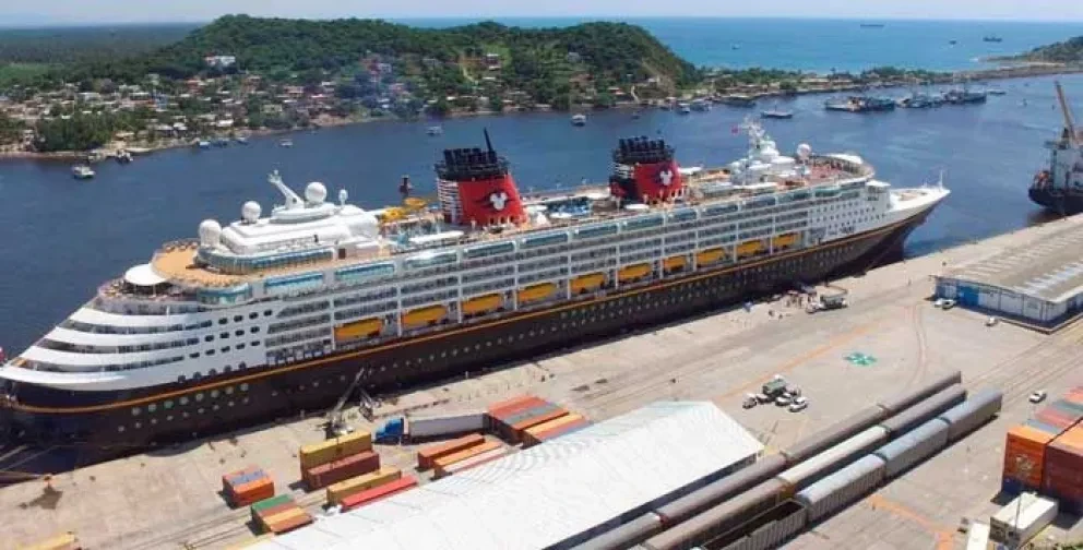 Alcanza México récord de 45 millones de turistas internacionales