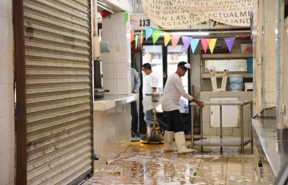 Ordenan en Culiacán limpieza en mercados, edificios públicos y acceso a hospitales