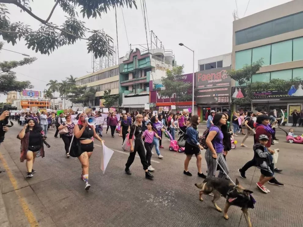 Parcialmente restada la productividad en un día sin mujeres en Culiacán